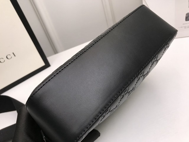 Gucci專櫃款男包 574886 古馳黑色壓花 男士休閒小挎包  gqy3482